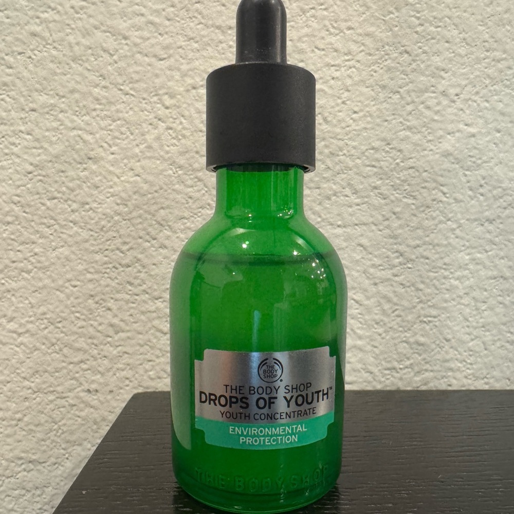 The Body Shop Drops of Youth Serum with Dropper